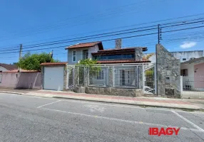 Foto 1 de Casa com 5 Quartos para alugar, 305m² em Roçado, São José