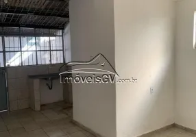 Foto 1 de Casa com 2 Quartos para alugar, 360m² em Centro, Governador Valadares