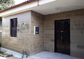 Foto 1 de Casa com 2 Quartos para alugar, 60m² em Padre Andrade, Fortaleza
