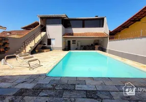 Foto 1 de Casa com 3 Quartos à venda, 362m² em Vila Tupi, Praia Grande