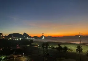 Foto 1 de Apartamento com 3 Quartos à venda, 264m² em Copacabana, Rio de Janeiro