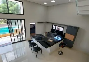 Foto 1 de Casa de Condomínio com 3 Quartos à venda, 236m² em Parque Rural Fazenda Santa Cândida, Campinas