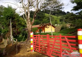 Foto 1 de Fazenda/Sítio com 3 Quartos à venda, 220m² em Boa Vista, Igaratá