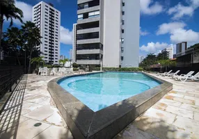 Foto 1 de Apartamento com 4 Quartos à venda, 393m² em Casa Amarela, Recife