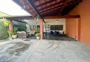 Foto 1 de Sobrado com 4 Quartos à venda, 230m² em Perequê-Açu, Ubatuba