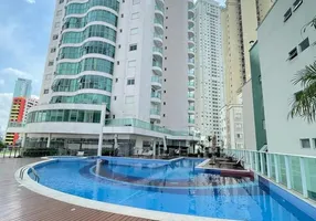 Foto 1 de Apartamento com 3 Quartos à venda, 254m² em Centro, Balneário Camboriú