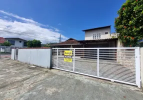 Foto 1 de Casa com 4 Quartos para alugar, 125m² em Bom Retiro, Joinville