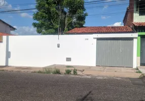 Foto 1 de Casa com 3 Quartos para alugar, 200m² em Vila Operária, Teresina