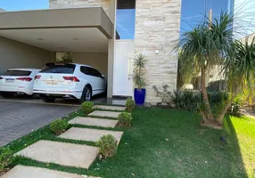Foto 1 de Casa de Condomínio com 4 Quartos à venda, 330m² em Condomínio Belvedere, Cuiabá