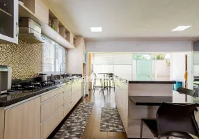 Foto 1 de Casa de Condomínio com 4 Quartos à venda, 280m² em Campo Comprido, Curitiba
