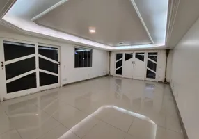 Foto 1 de Casa de Condomínio com 4 Quartos à venda, 230m² em Barra de Macaé, Macaé