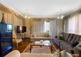 Foto 1 de Apartamento com 3 Quartos à venda, 224m² em Vila Fujita, Londrina
