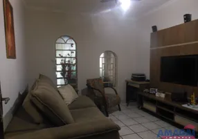 Foto 1 de Casa com 2 Quartos à venda, 110m² em Jardim Emília, Jacareí