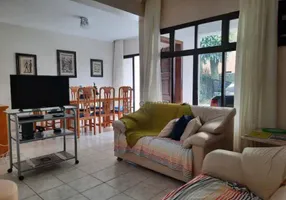 Foto 1 de Casa de Condomínio com 3 Quartos à venda, 230m² em Enseada, Guarujá