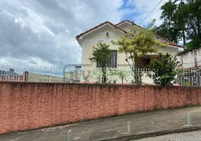 Foto 1 de Casa com 4 Quartos à venda, 144m² em Santa Terezinha, Juiz de Fora