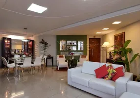 Foto 1 de Apartamento com 4 Quartos à venda, 170m² em Espinheiro, Recife