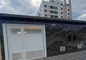 Foto 1 de Casa com 2 Quartos à venda, 80m² em Balneário Itaoca, Mongaguá