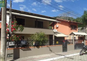 Foto 1 de Casa com 5 Quartos à venda, 143m² em Centro, Bombinhas