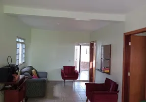 Foto 1 de Casa com 2 Quartos à venda, 280m² em Vale do Amanhecer, Brasília