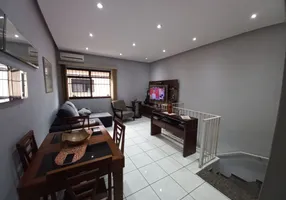 Foto 1 de Casa de Condomínio com 2 Quartos à venda, 100m² em Embaré, Santos