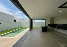 Foto 1 de Casa de Condomínio com 4 Quartos à venda, 337m² em Jardim Versailles, Uberlândia