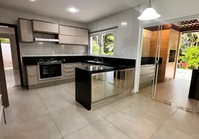 Foto 1 de Sobrado com 4 Quartos para alugar, 700m² em Residencial Aldeia do Vale, Goiânia
