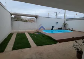 Foto 1 de Sobrado com 4 Quartos à venda, 272m² em Jardim Oasis, Taubaté