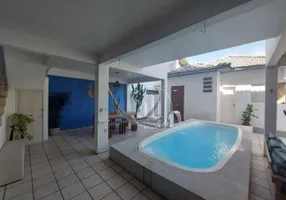 Foto 1 de Casa com 5 Quartos à venda, 226m² em Estreito, Florianópolis