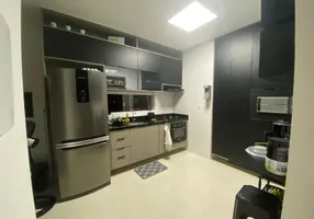 Foto 1 de Apartamento com 3 Quartos à venda, 79m² em Buraquinho, Lauro de Freitas