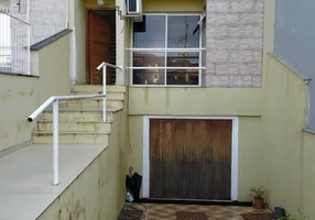 Foto 1 de Casa com 3 Quartos à venda, 180m² em Jardim São Pedro, Porto Alegre