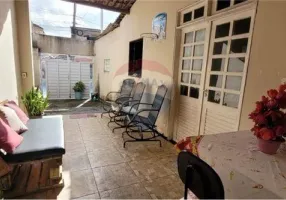 Foto 1 de Casa com 2 Quartos à venda, 120m² em São Jorge, Maceió