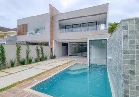 Foto 1 de Casa com 4 Quartos à venda, 420m² em Barra da Tijuca, Rio de Janeiro