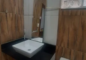 Foto 1 de Casa de Condomínio com 2 Quartos à venda, 70m² em Bangu, Rio de Janeiro