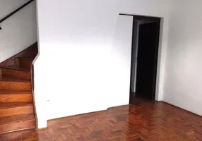 Foto 1 de Casa com 2 Quartos para alugar, 80m² em Água Branca, São Paulo