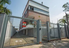 Foto 1 de Casa de Condomínio com 3 Quartos à venda, 233m² em Vila Assunção, Porto Alegre