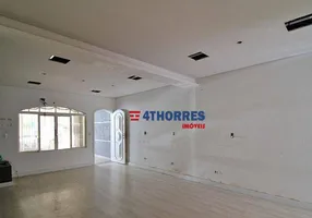 Foto 1 de Casa com 3 Quartos para venda ou aluguel, 230m² em Vila Progredior, São Paulo