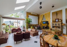 Foto 1 de Casa com 5 Quartos à venda, 724m² em Joao Paulo, Florianópolis