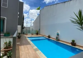 Foto 1 de Sobrado com 4 Quartos à venda, 234m² em Residencial Flor do Cerrado, Anápolis