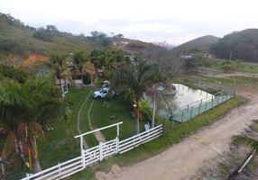 Foto 1 de Fazenda/Sítio com 3 Quartos à venda, 2555m² em Cantagalo, Rio das Ostras