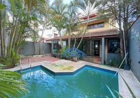 Foto 1 de Casa com 3 Quartos à venda, 300m² em Jardim Semiramis, Cotia