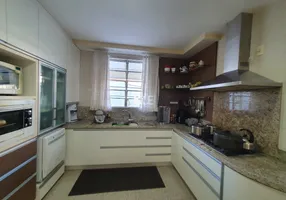 Foto 1 de Casa com 4 Quartos à venda, 400m² em Balneario do Estreito, Florianópolis