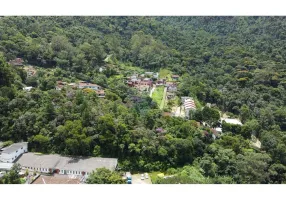 Foto 1 de Lote/Terreno à venda, 31042m² em Quarteirão Brasileiro, Petrópolis