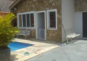 Foto 1 de Casa com 3 Quartos à venda, 200m² em Vila Santa Rosa, Guarujá