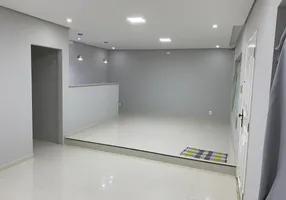 Foto 1 de Casa com 4 Quartos para alugar, 218m² em Jardim Prudência, São Paulo