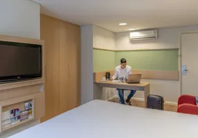 Foto 1 de Flat com 1 Quarto à venda, 27m² em Morumbi, São Paulo