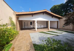 Foto 1 de Casa com 4 Quartos para venda ou aluguel, 250m² em Centro, Caraguatatuba