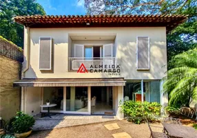 Foto 1 de Casa com 3 Quartos à venda, 300m² em Jardim Europa, São Paulo