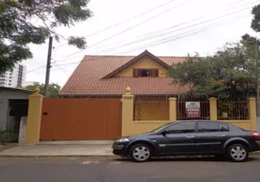 Foto 1 de Casa com 2 Quartos à venda, 194m² em Jardim Botânico, Porto Alegre