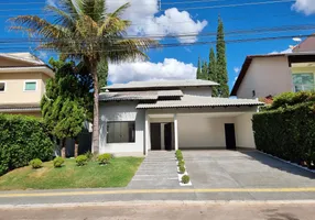 Foto 1 de Casa de Condomínio com 4 Quartos à venda, 236m² em Jardins Madri, Goiânia