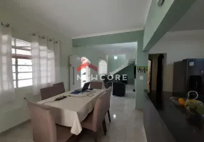 Foto 1 de Sobrado com 4 Quartos à venda, 200m² em Jardim Santa Inês I, São José dos Campos